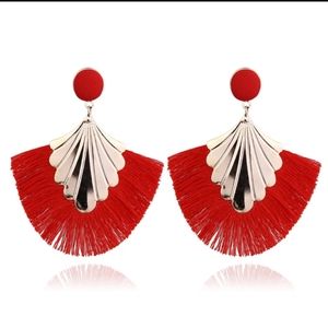 🍎🍏Gold & Red tassel earrings